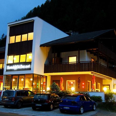 Hotel Stifter Lutago Exterior photo